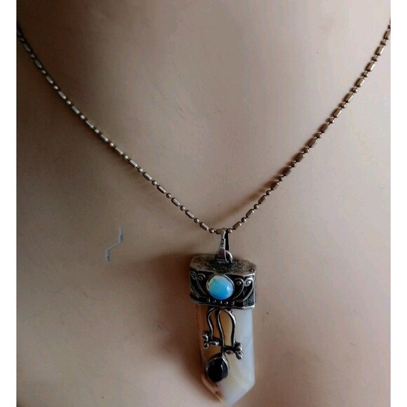 Detailed Natural Crystal Quartz Pendant Necklace 16 Inches Multi-Color Unique - Picture 3 of 4